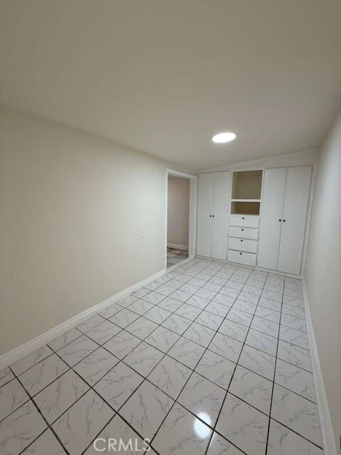 Building Photo - 6576 Lorena Ave