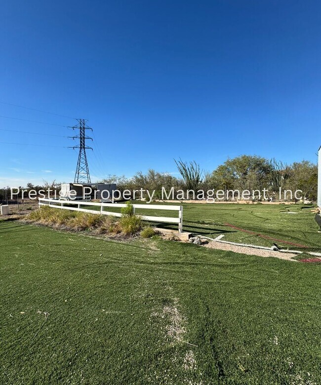 Building Photo - This 4/2 Vail Manufactured Home Is On A 1 Acre Lot!!!