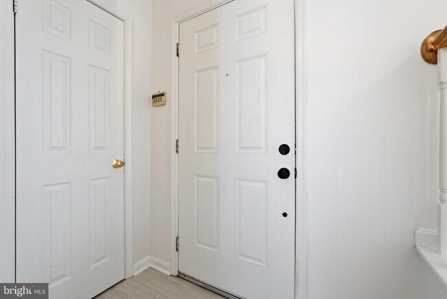 Building Photo - 9663 Franklin Woods Pl