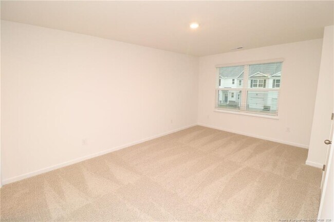 Building Photo - 384 Freestall Dr