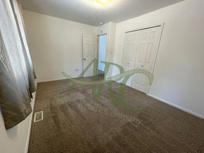 Building Photo - 2722 Poplar St