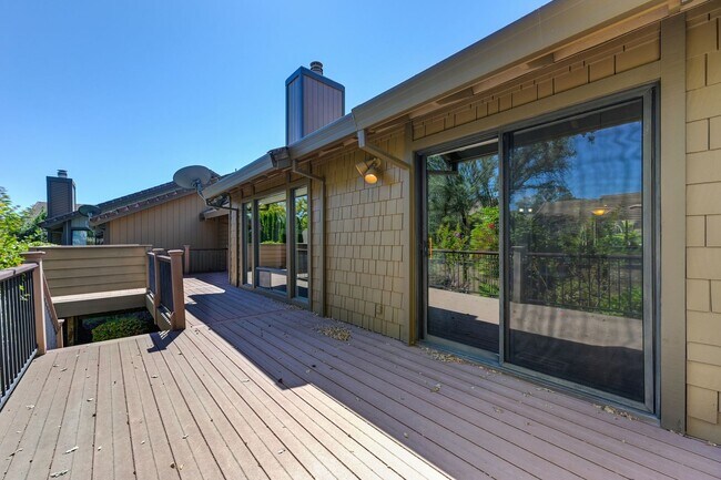 Building Photo - South Auburn Gem! Stylish 2BR Townhome in Quiet, Neighborhood