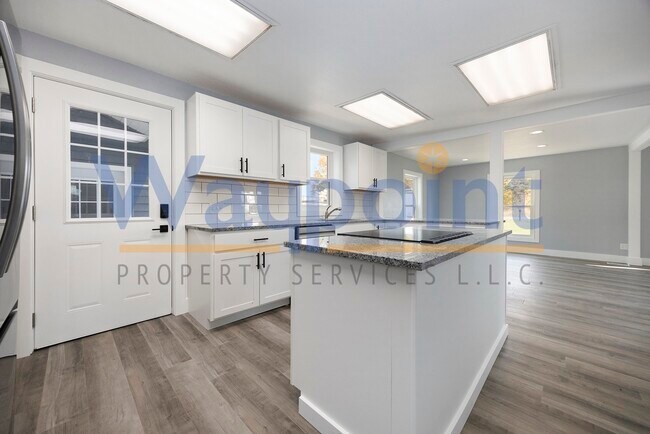 Building Photo - 3800 S Crystal