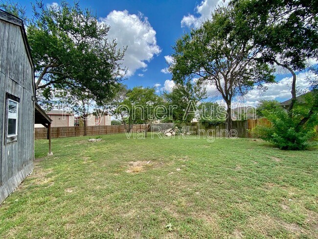 Building Photo - 410 Twin Oak Trail