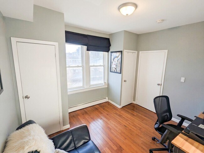 Building Photo - 582 60th St