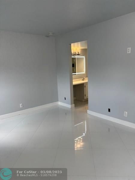 Building Photo - 1811 Sabal Palm Dr
