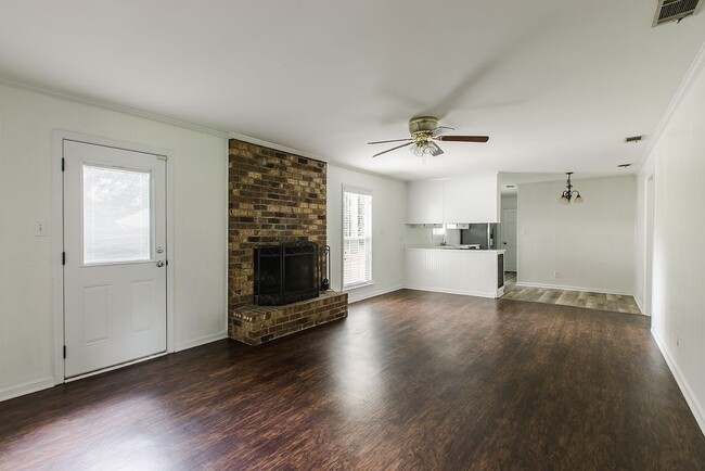 Building Photo - 213 Cherokee Trail
