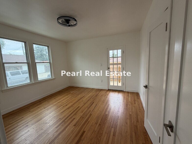 Building Photo - 18903 Santa Rosa Dr