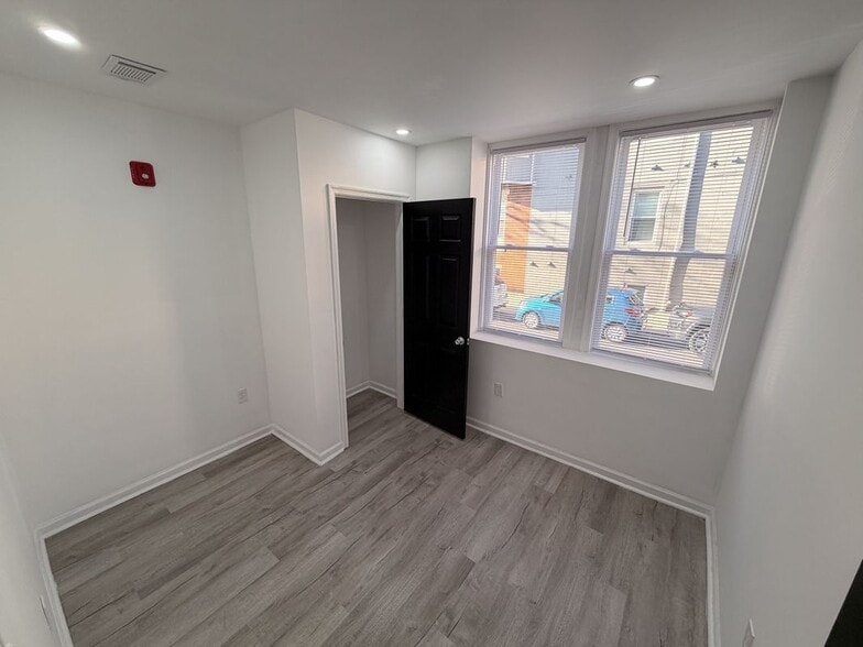 Building Photo - 1621 N 33rd St