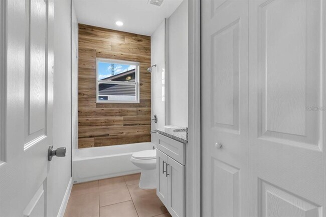 Building Photo - 10697 N Dragonis Dr