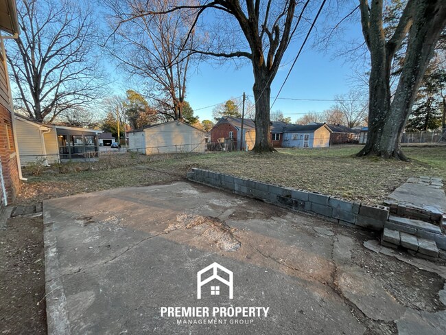 Building Photo - Spacious 4BR Memphis Home for Rent with Fenced Backyard