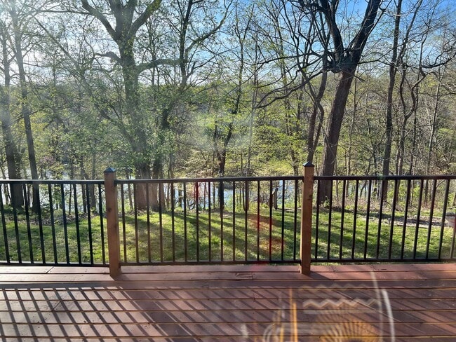 Building Photo - 33 Estates View Dr