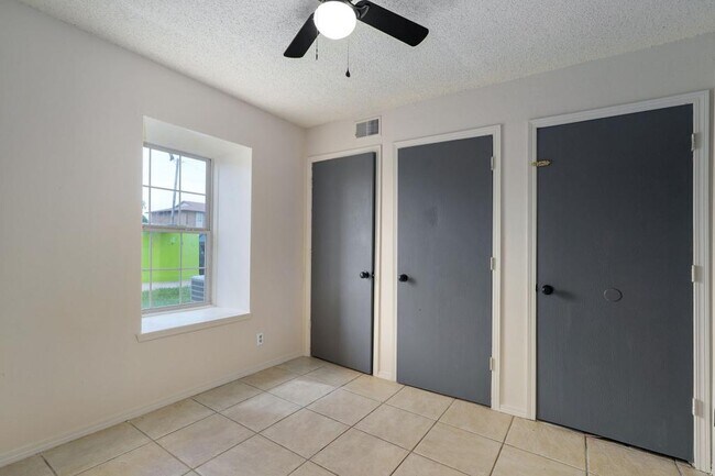 Building Photo - 310 Fairway Ave