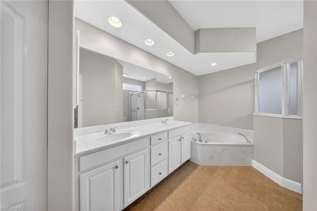 Building Photo - 15257 Cortona Way