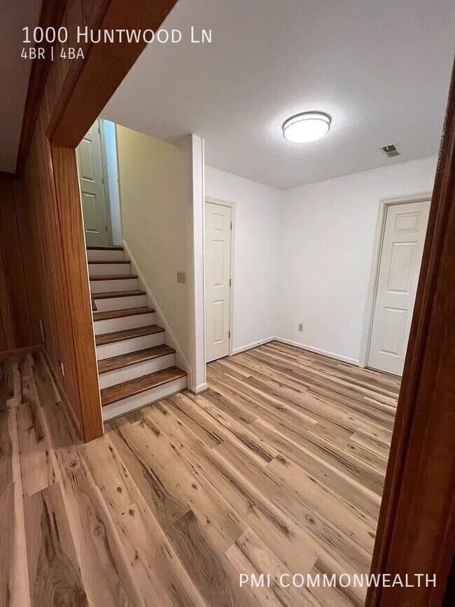Building Photo - 1000 Huntwood Ln
