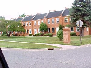 Primary Photo - Colonial Manor Apartments