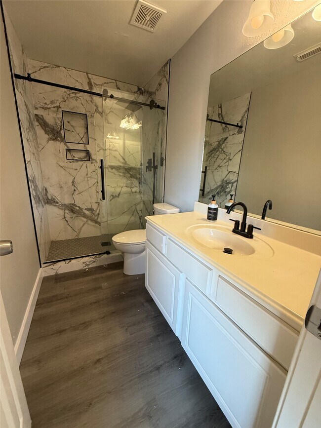 Building Photo - 13714 Hillingdale Ln