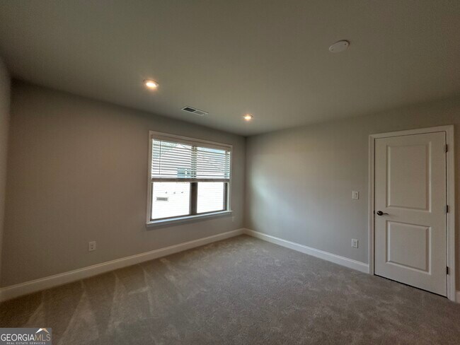 Building Photo - 473 Bandon Wy