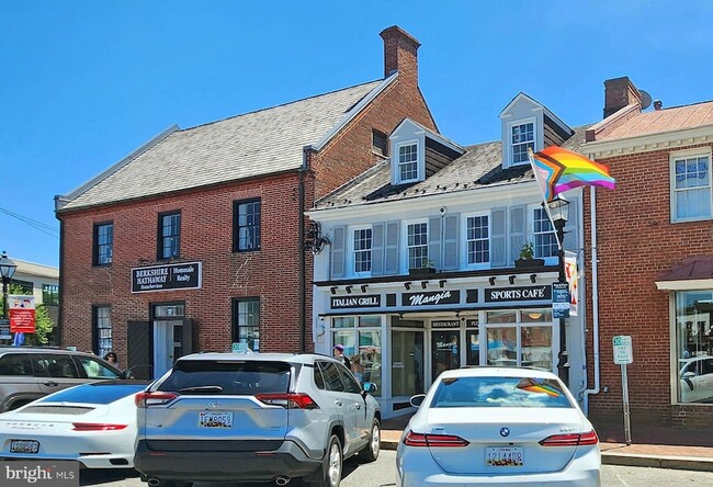 Building Photo - 179 Green St