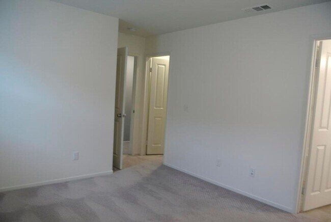 Building Photo - 347 Campolina Ct