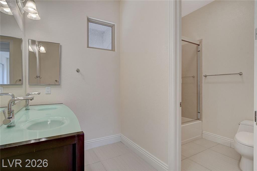 master bathroom - 2554 Regency Cove Ct