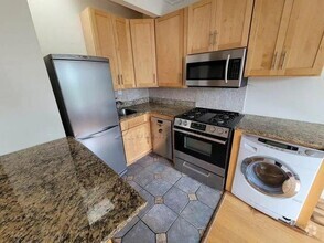 Building Photo - 3 bedroom in Long Island City NY 11102