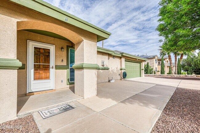 Building Photo - 6289 Cosecha Luna Cir