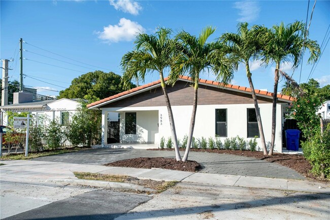 Primary Photo - 3983 SW 2nd St