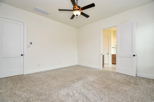 Building Photo - 7319 Bayberry Crescent Ln