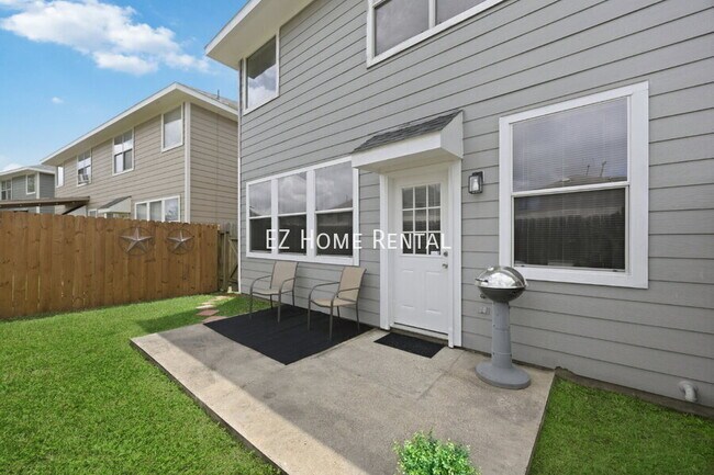 Building Photo - 8813 Elm Drake Ln