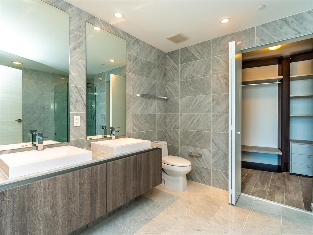 Building Photo - 805 S Miami Ave