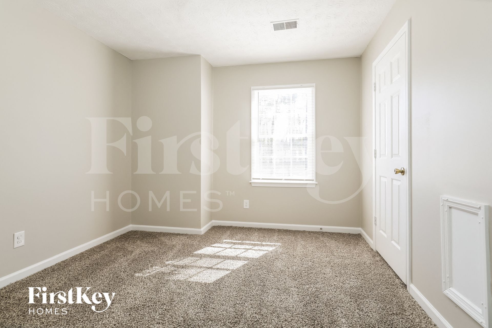 Building Photo - 331 Crescentview Ct