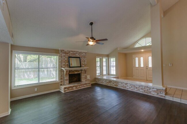 Building Photo - 11310 Chiselhurst Way Ct