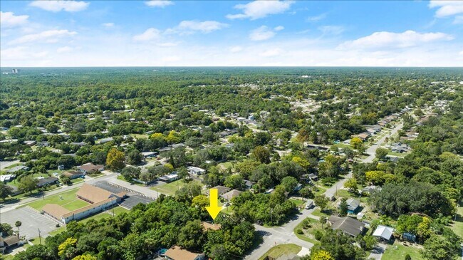 Building Photo - Charming Updated 3-Bedroom Home — Prime Daytona Location!