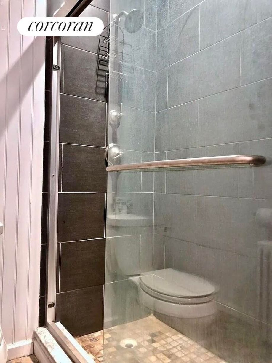 Building Photo - 276 Ainslie St