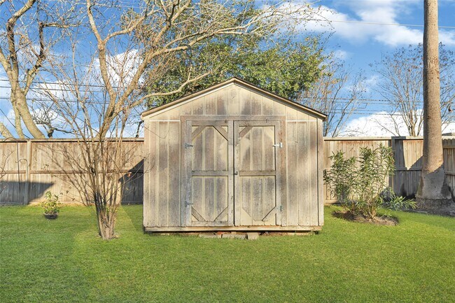 Building Photo - 15911 Breanna Ln