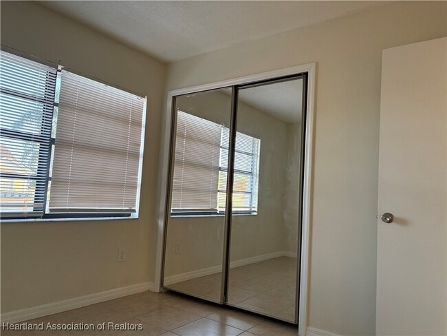 Building Photo - 4817 Vilabella Dr