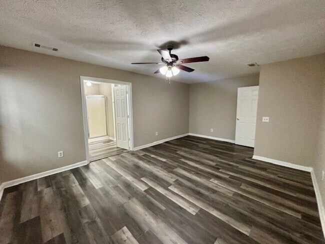 Building Photo - 3484 Shady Woods Cir