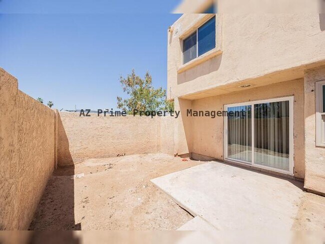 Building Photo - 4403 E Riverside St