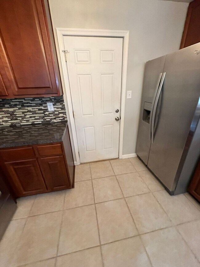 Building Photo - Beautiful updated home with new flooring and fresh paint