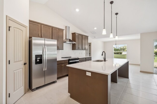 Building Photo - MOVE IN SPECIAL- Beautiful 4/2 Home on 3/4 Acre For Rent in St. Cloud
