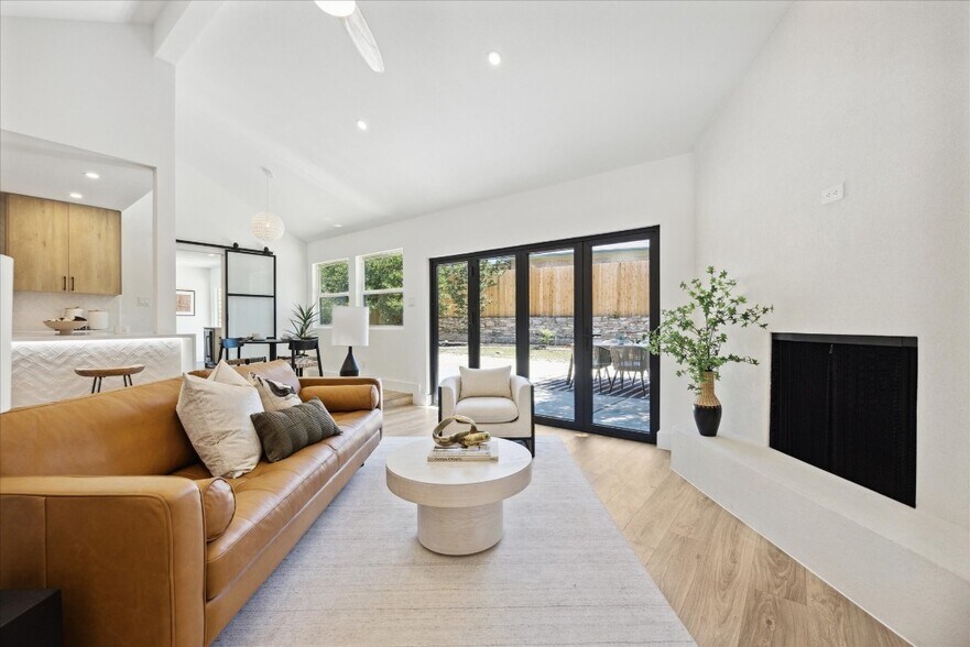 Building Photo - 7130 Scenic Brook Dr