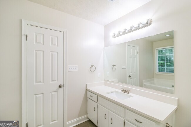 Building Photo - 420 Rosehill Dr
