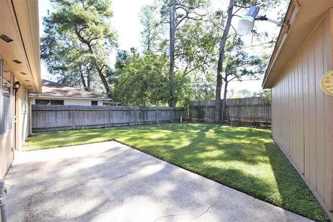 Building Photo - 10615 Windriver Dr