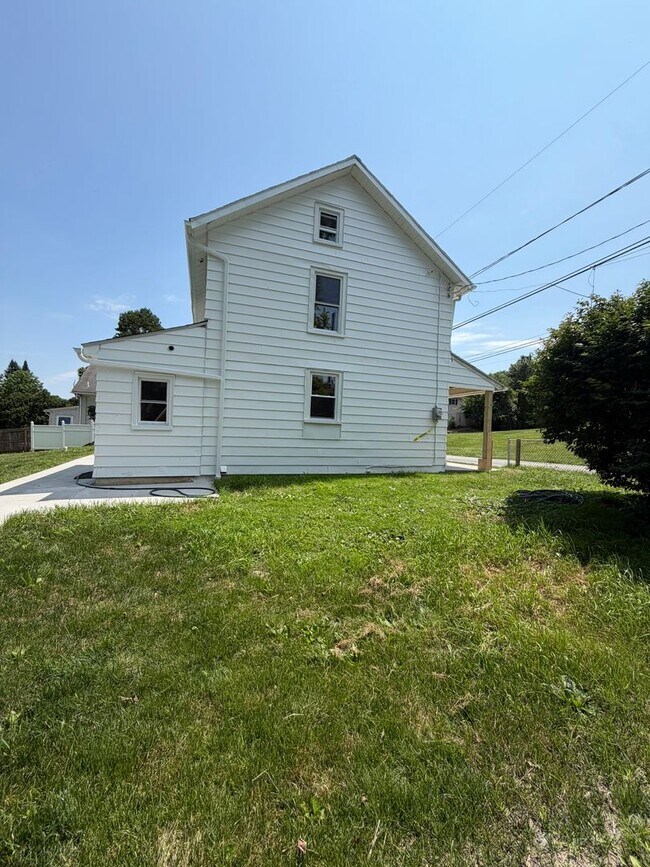 Building Photo - 3777-3783 Huckleberry Road