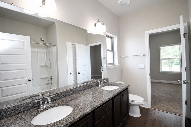 Building Photo - Spacious Pace Home Featuring 4 Bedrooms, 3.5 Baths, Two Living Areas & First-Floor Primary Suite ...