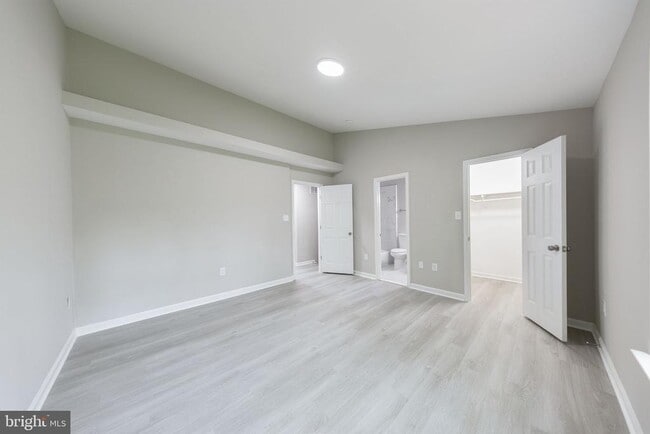 Building Photo - 344 Moseby Ct