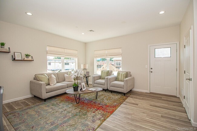 Building Photo - 201 Ashley Ct