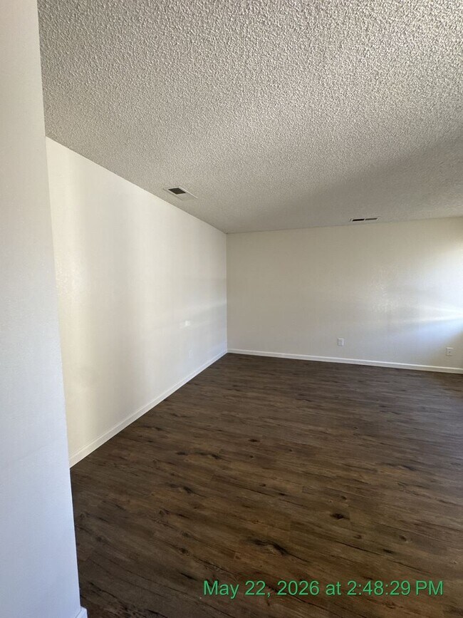 Building Photo - 1566
