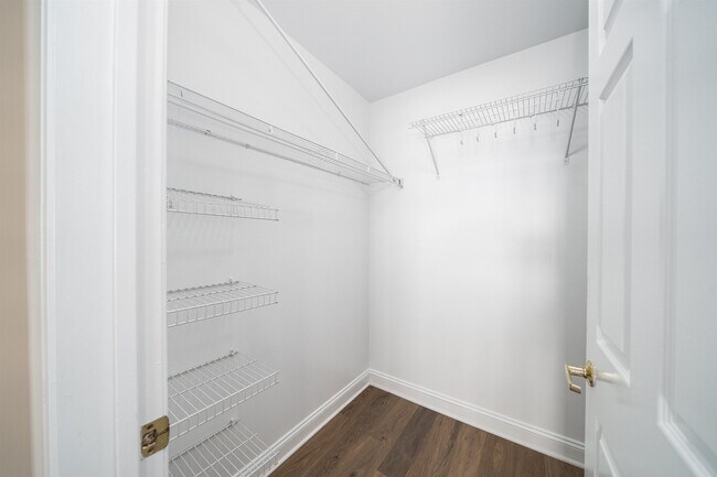 Building Photo - 206 Shearwater Ct W